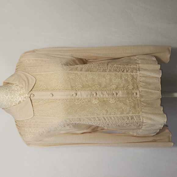 J Jill Women's Size MP Beige Floral Lace Pin Tucked Long Sleeve Button Down Top - Picture 1 of 14